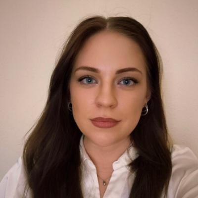 dr. Karácsonyi Adrienn