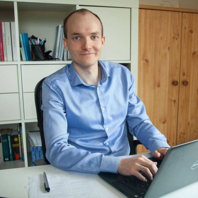 Dr. Szegi Péter